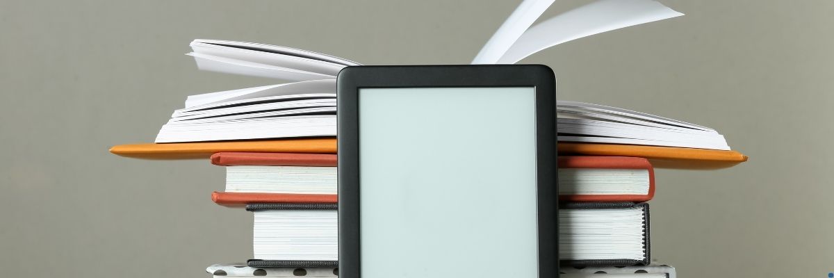 Kitap mı E-Kitap mı? Hangisi Daha Avantajlı?